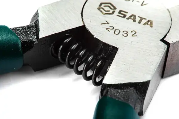 Kìm Mở Phe Trong Mũi Thẳng 9Inch (32-80mm) SATA 72033
