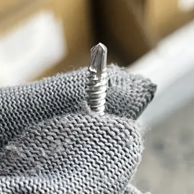 Vít Đuôi Cá Đầu Dù Inox 410 M4.2×19 (#8-18)