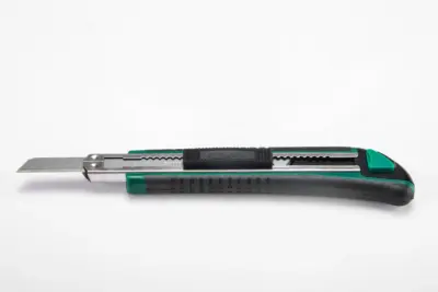 Dao Rọc Giấy Cán Bọc Cao Su 9X80mm Sata 93427