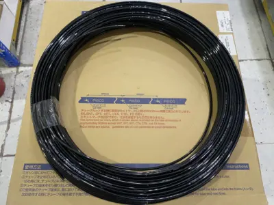 Ống Dẫn Khí Nén Nhựa PU OD 4 x ID 2.5 mm Màu Đen Pisco UB0425-100-B