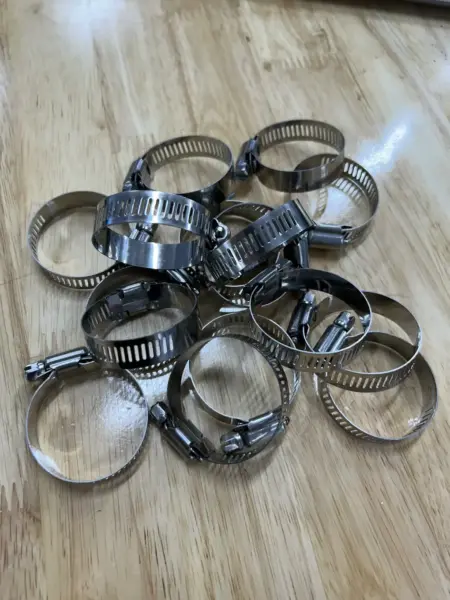 Cổ Dê Vặn Vít Inox 201 Cho Ống Từ 21-44mm